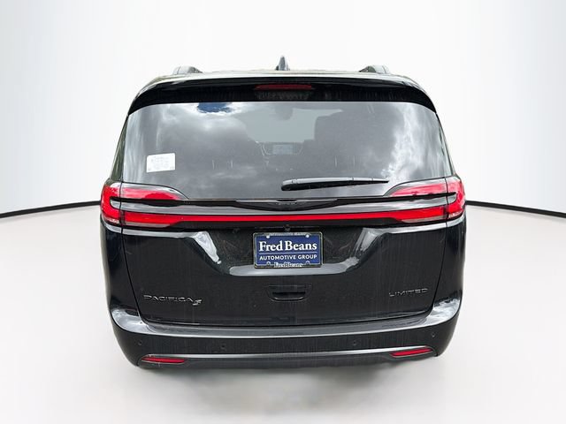 New 2026 Chrysler Pacifica Limited w/ Uconnect Theater Family Group FWD image 6