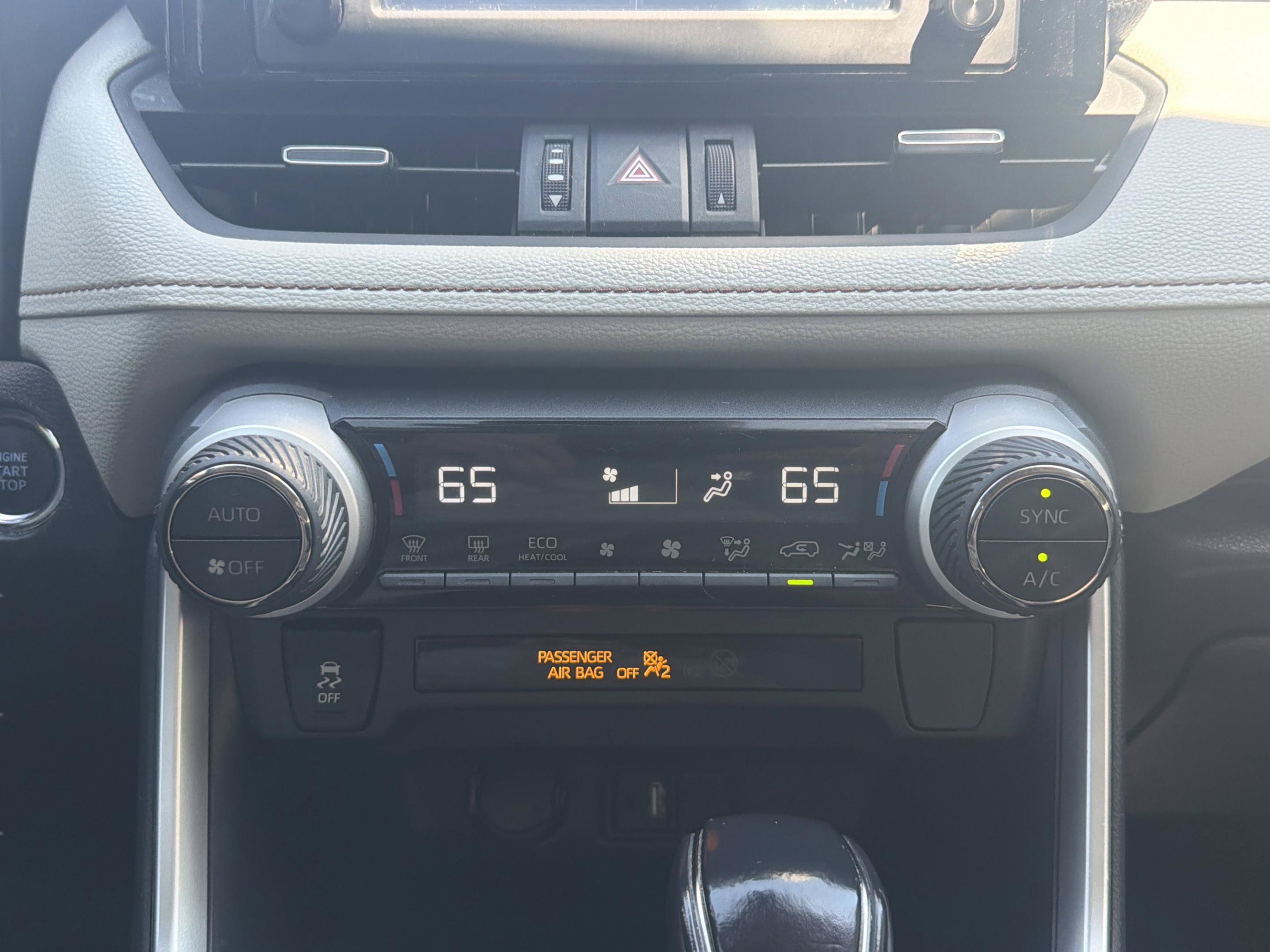 Used 2019 Toyota RAV4 XLE Premium FWD image 17