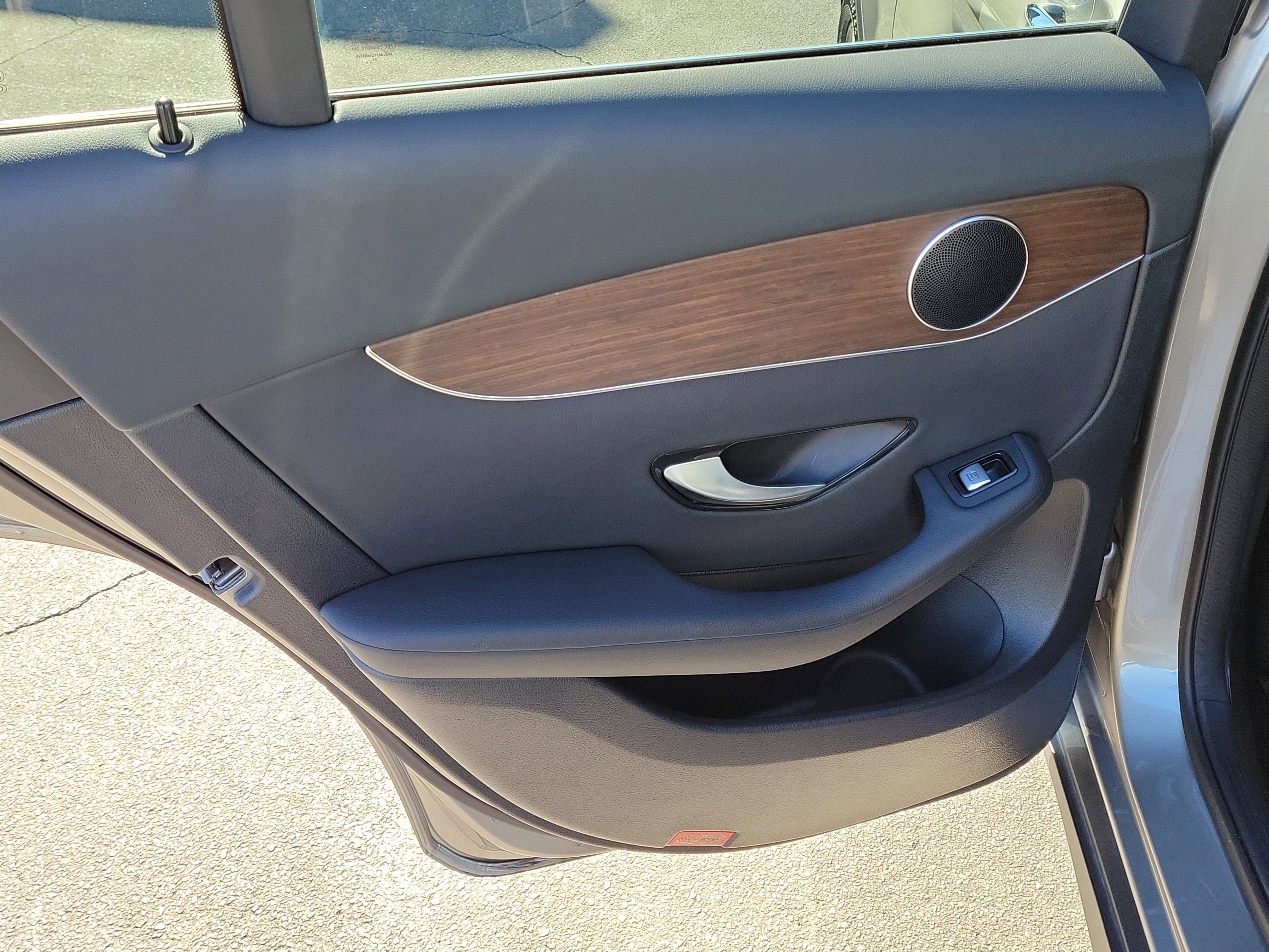 Used 2022 Mercedes-Benz GLC 300 4MATIC image 10