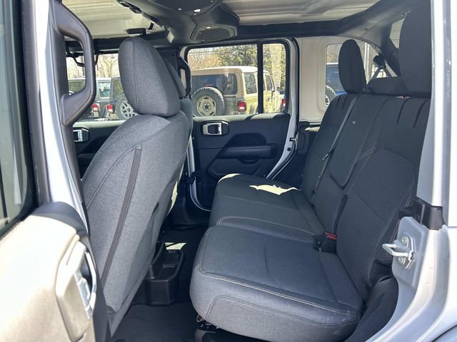 Used 2024 Jeep Wrangler Unlimited Sahara AWD/4WD image 13