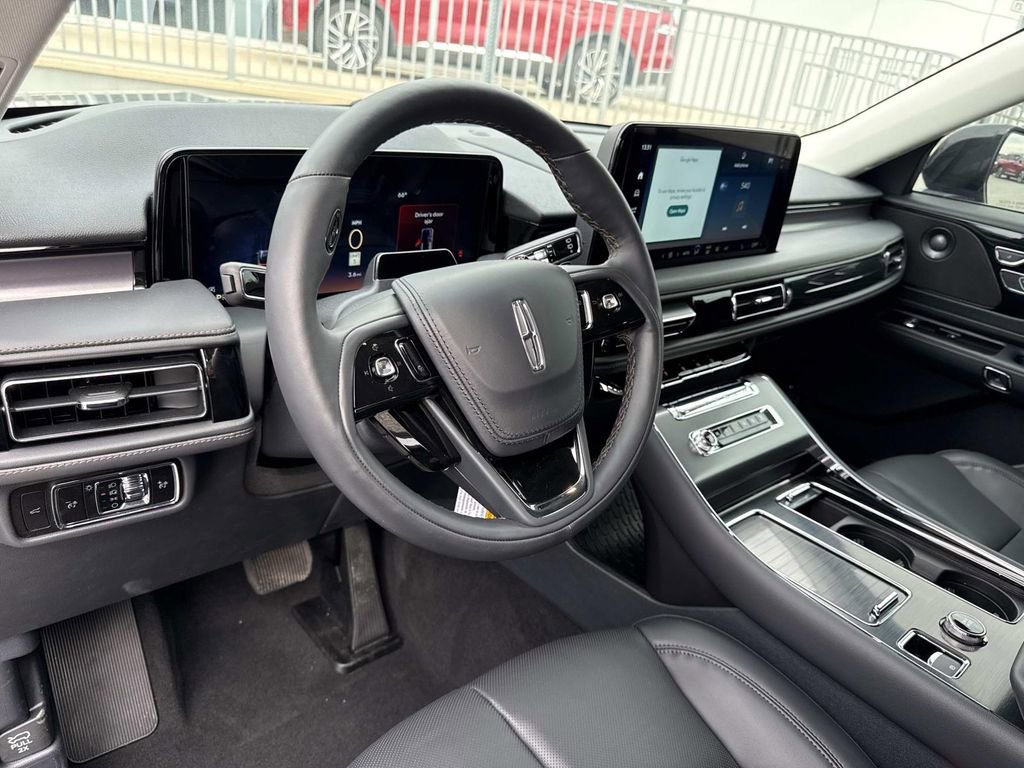 New 2026 Lincoln Aviator AWD image 33