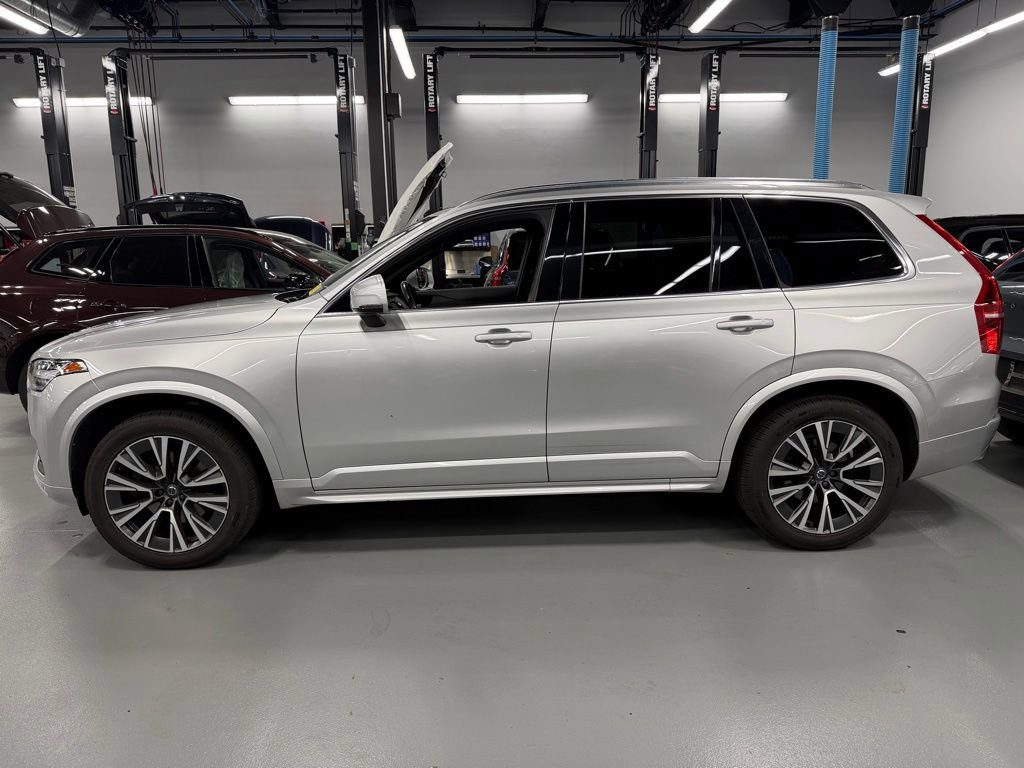 Used 2020 Volvo XC90 T6 Momentum w/ Protection Package AWD/4WD image 3