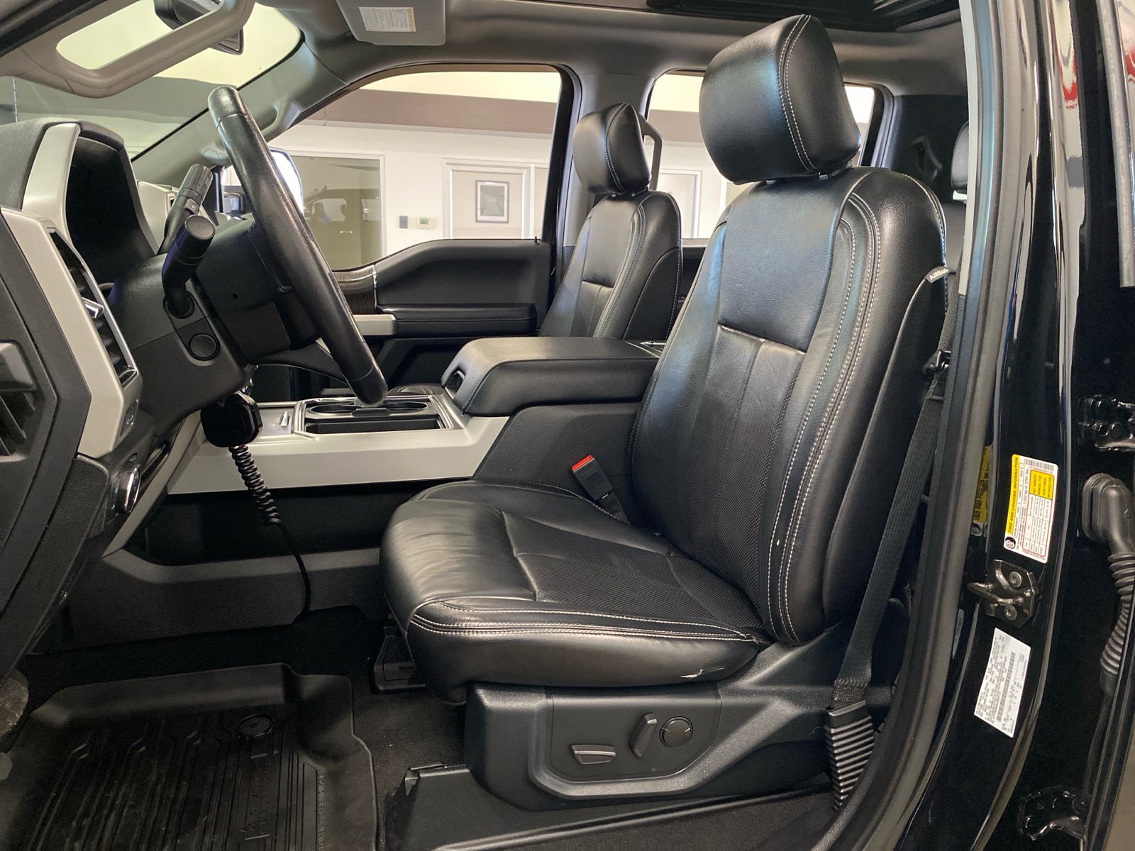 Used 2020 Ford F250 Lariat w/ Lariat Ultimate Package image 16
