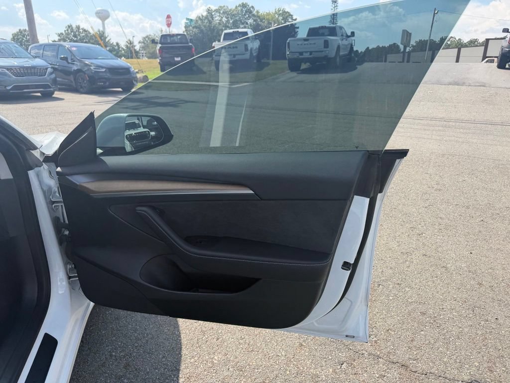 Used 2023 Tesla Model 3 Standard Range RWD image 29