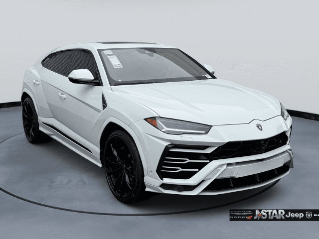 Used 2022 Lamborghini Urus AWD/4WD image 2
