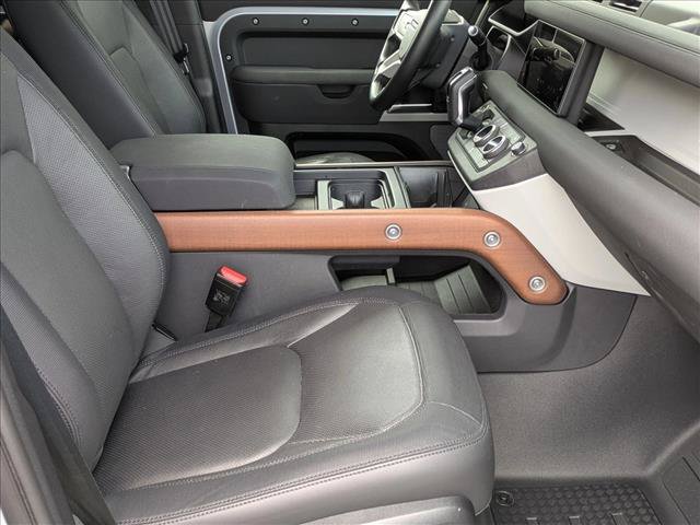 Used 2023 Land Rover Defender 110 X-Dynamic SE AWD/4WD image 22