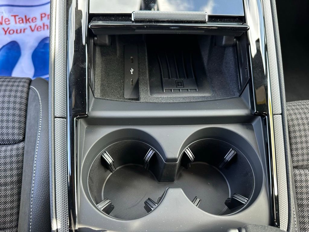 Used 2025 Porsche Panamera 4 image 21