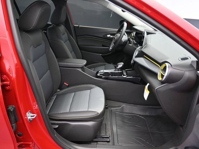 New 2026 Chevrolet Trax LT w/ Driver Confidence Package FWD image 40
