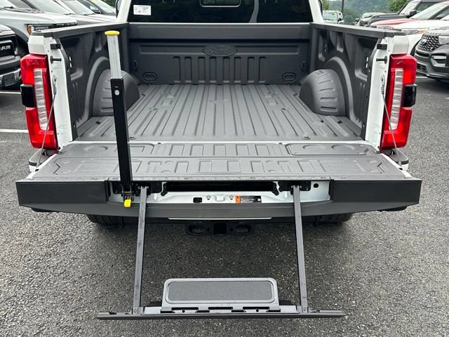 New 2026 Ford F250 Lariat w/ Black Appearance Package AWD/4WD image 30