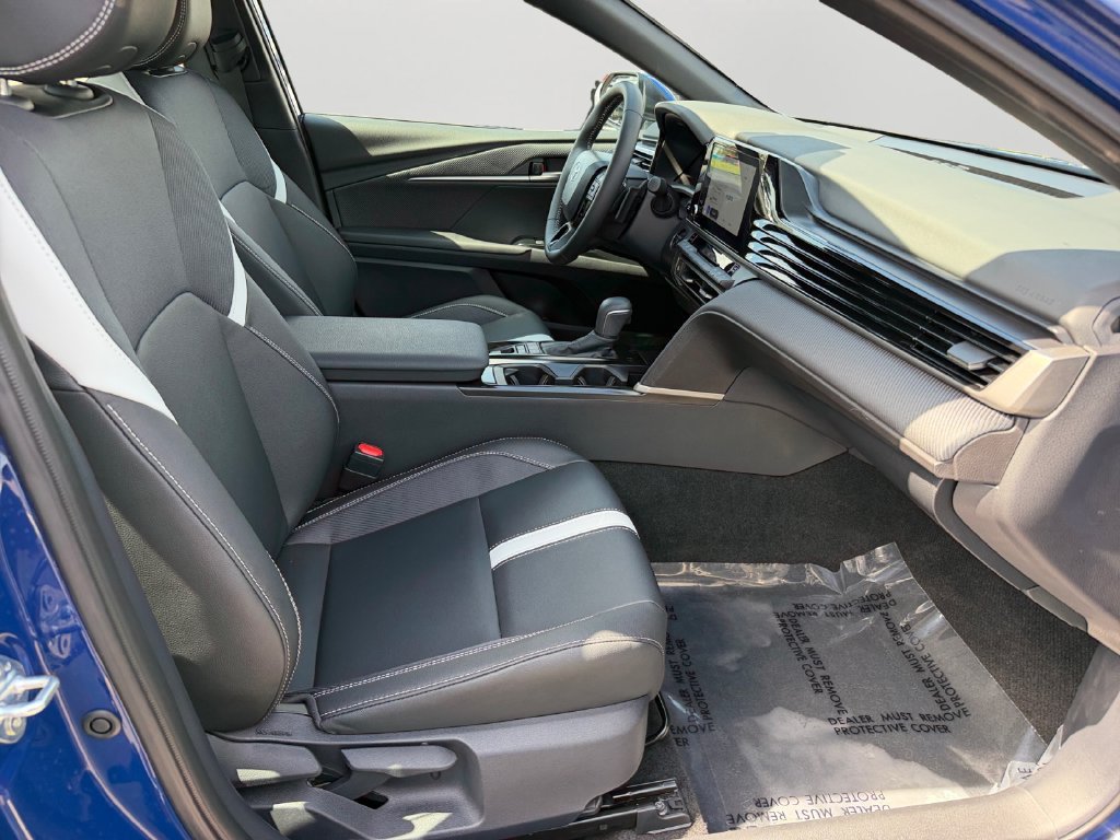 Used 2026 Toyota Camry SE w/ Convenience Package FWD image 8