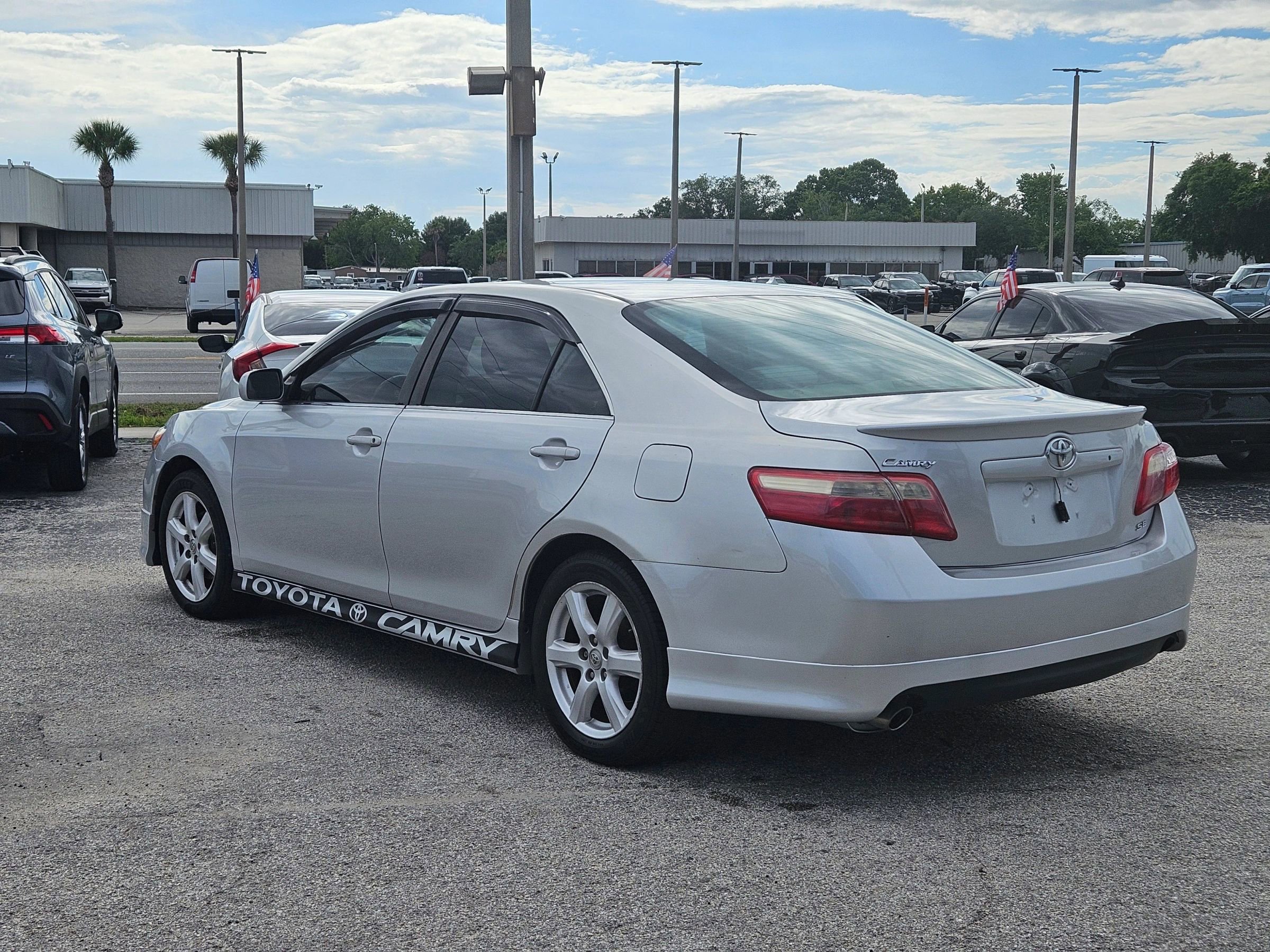Used 2009 Toyota Camry SE FWD image 6