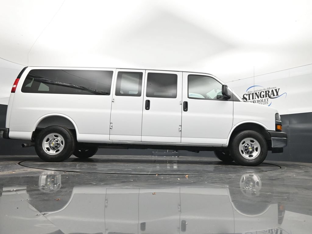 Used 2025 Chevrolet Express 3500 LT w/ LT Preferred Equipment Group RWD image 33