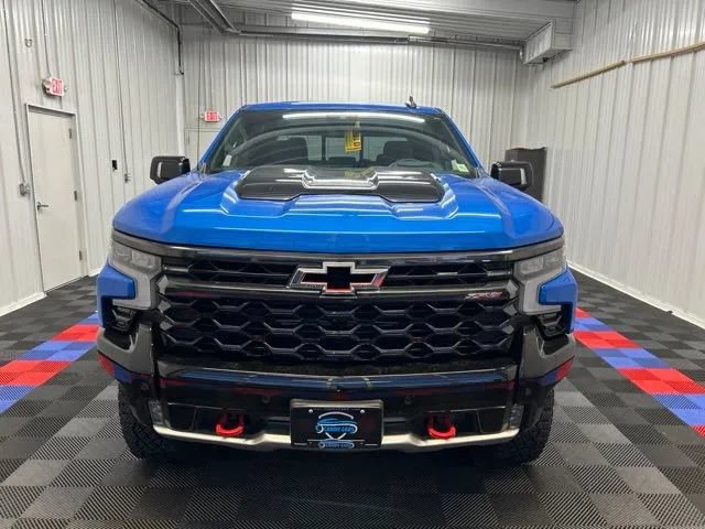 Used 2025 Chevrolet Silverado 1500 ZR2 w/ Technology Package AWD/4WD image 7