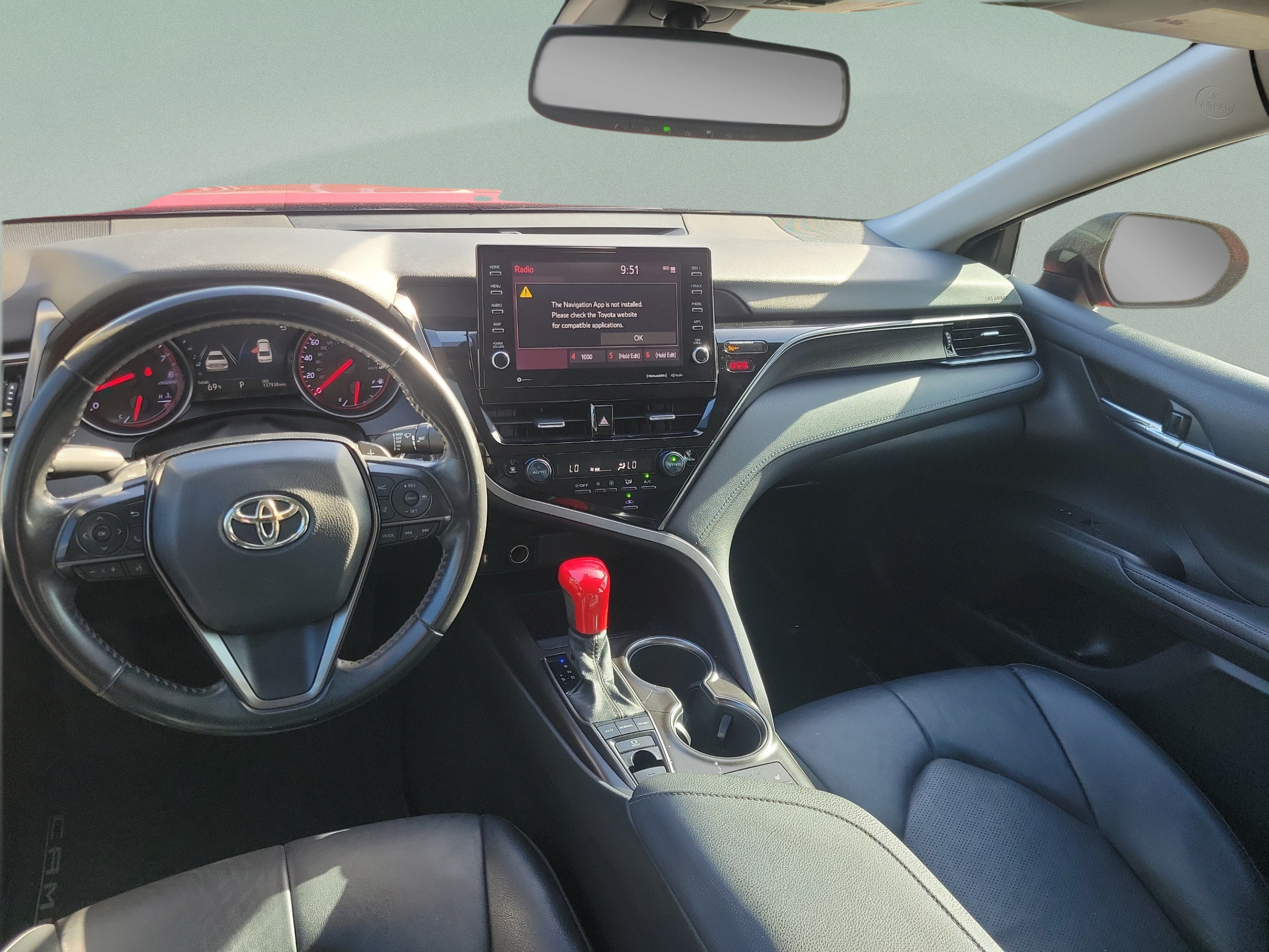 Used 2021 Toyota Camry XSE FWD image 18