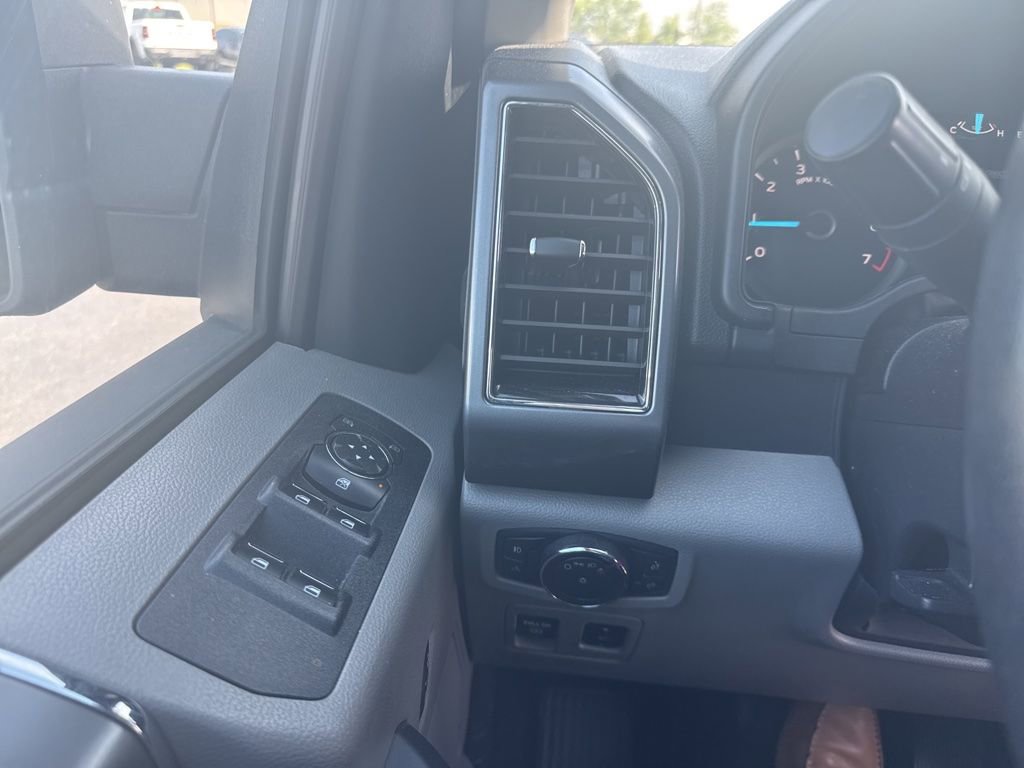 Used 2019 Ford F150 XLT w/ Equipment Group 302A Luxury AWD/4WD image 16
