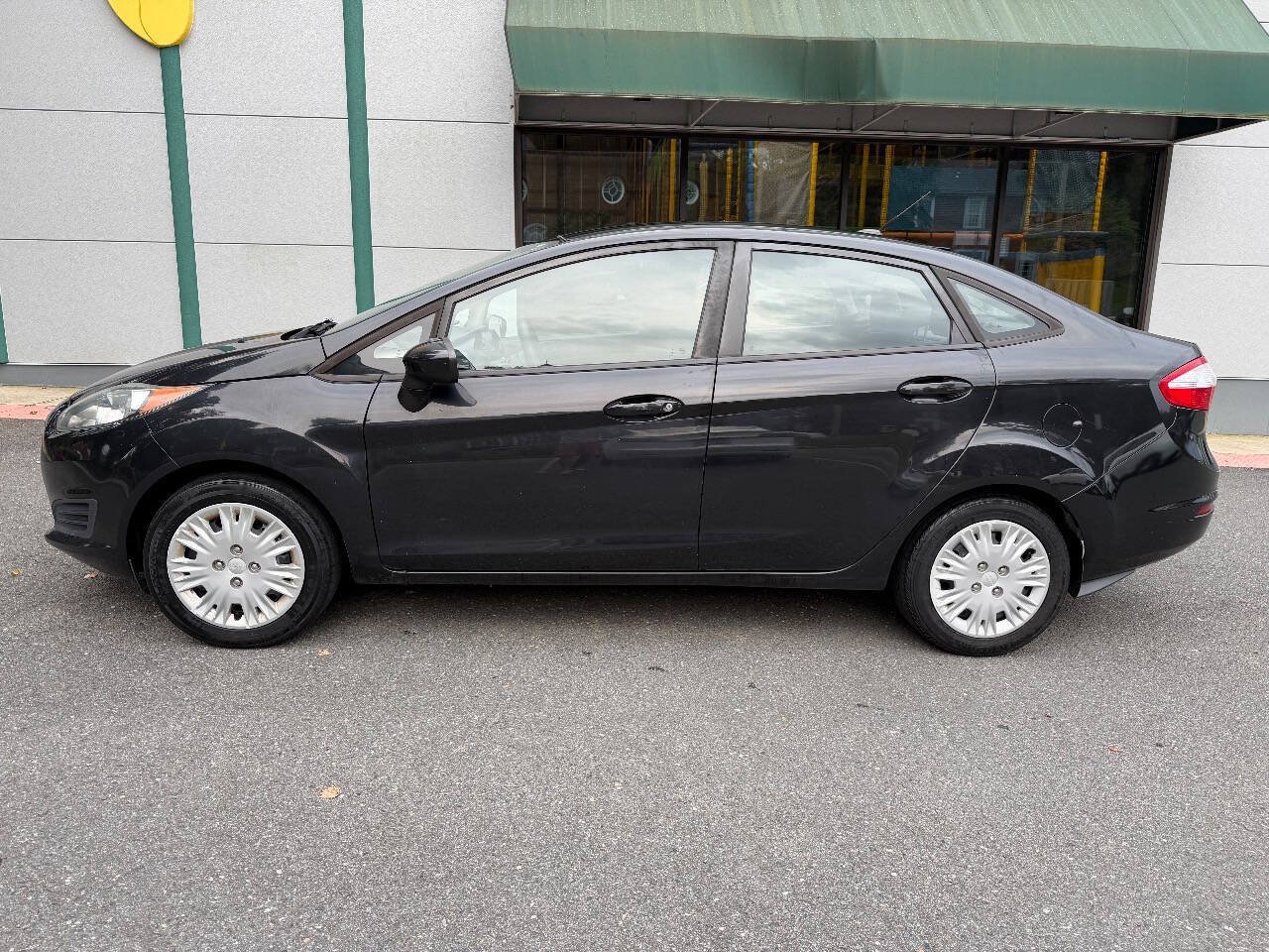 Used 2015 Ford Fiesta S FWD image 3