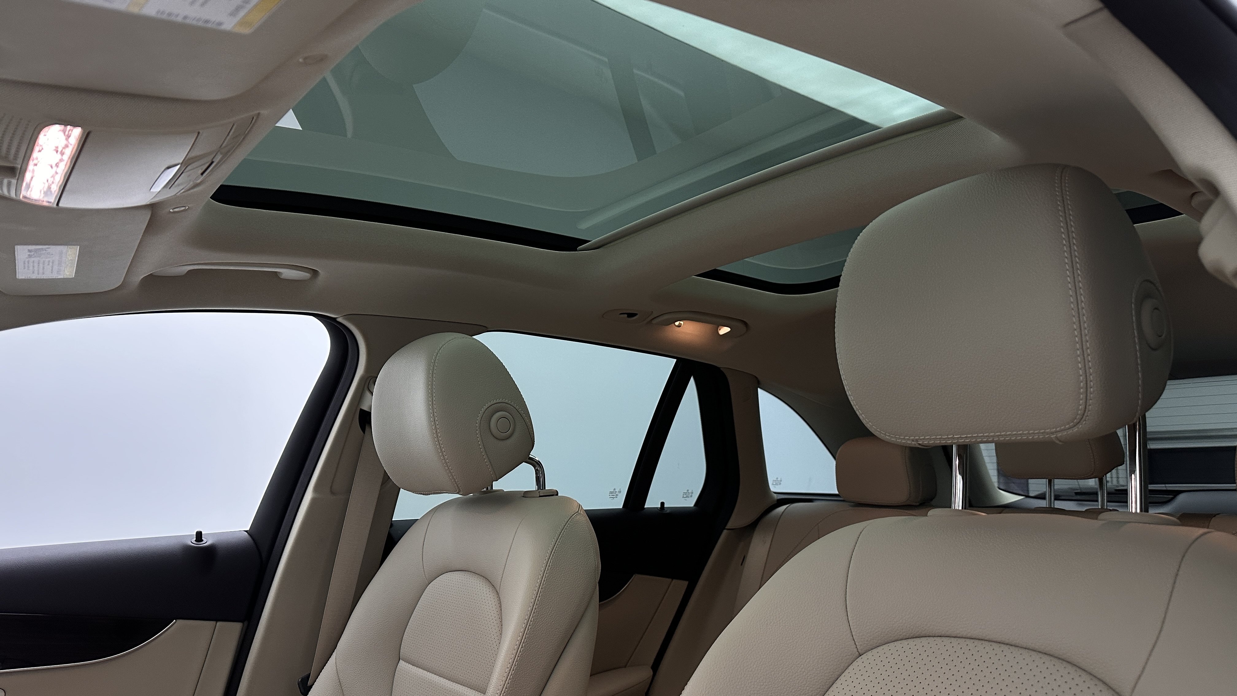 Used 2021 Mercedes-Benz GLC 300 image 5