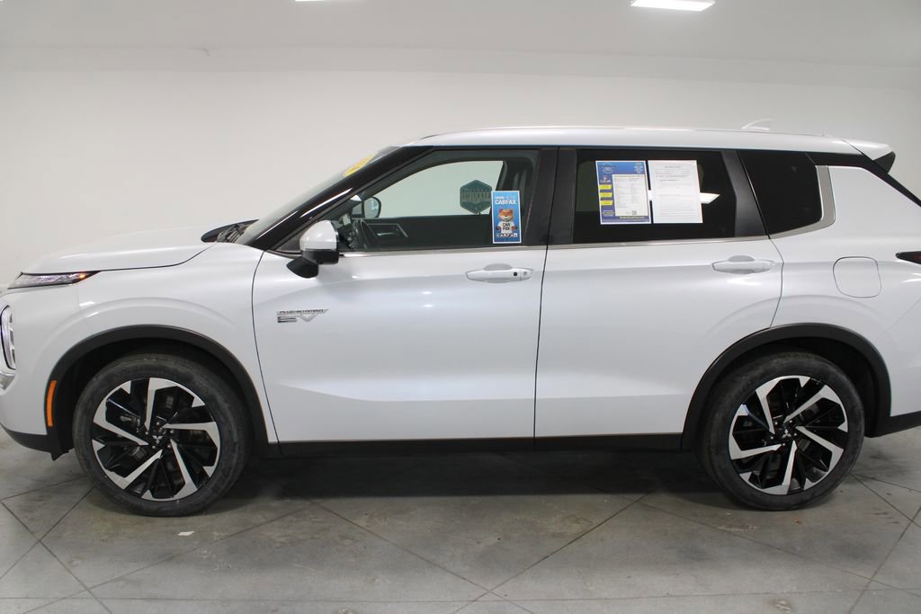 Used 2024 Mitsubishi Outlander 4WD Plug-In Hybrid image 6
