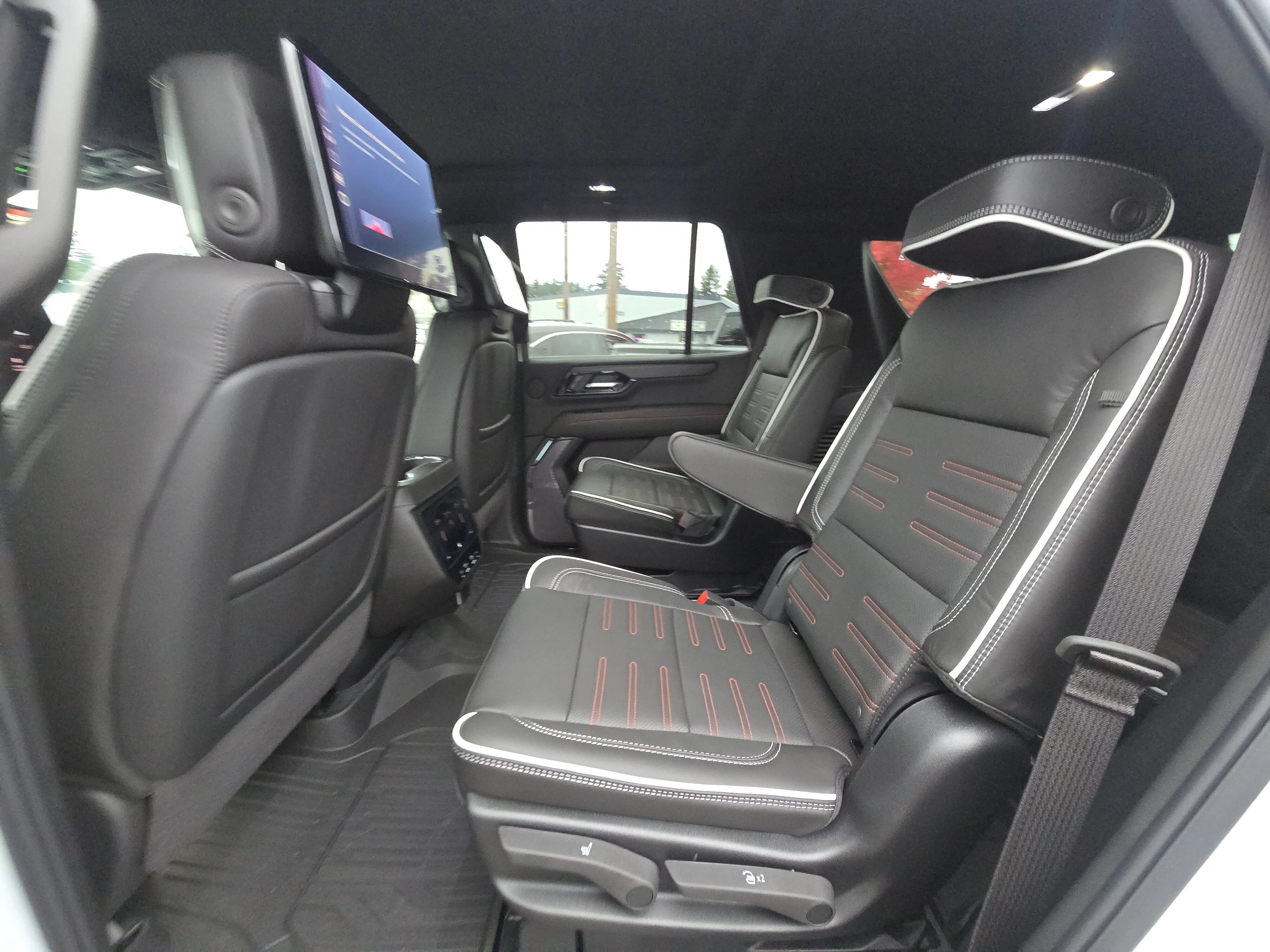 New 2026 GMC Yukon AT4 Ultimate w/ LPO, Floor Liner Package AWD/4WD image 11