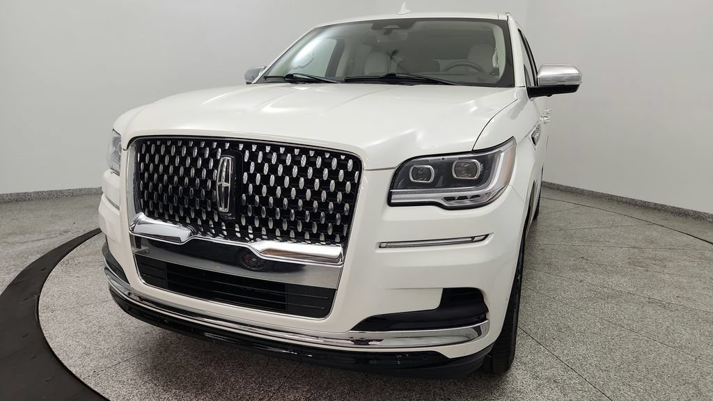 Used 2024 Lincoln Navigator Black Label AWD/4WD image 11