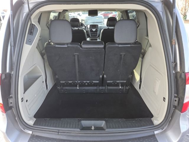 Used 2013 Chrysler Town & Country Touring-L w/ Driver Convenience Group image 24