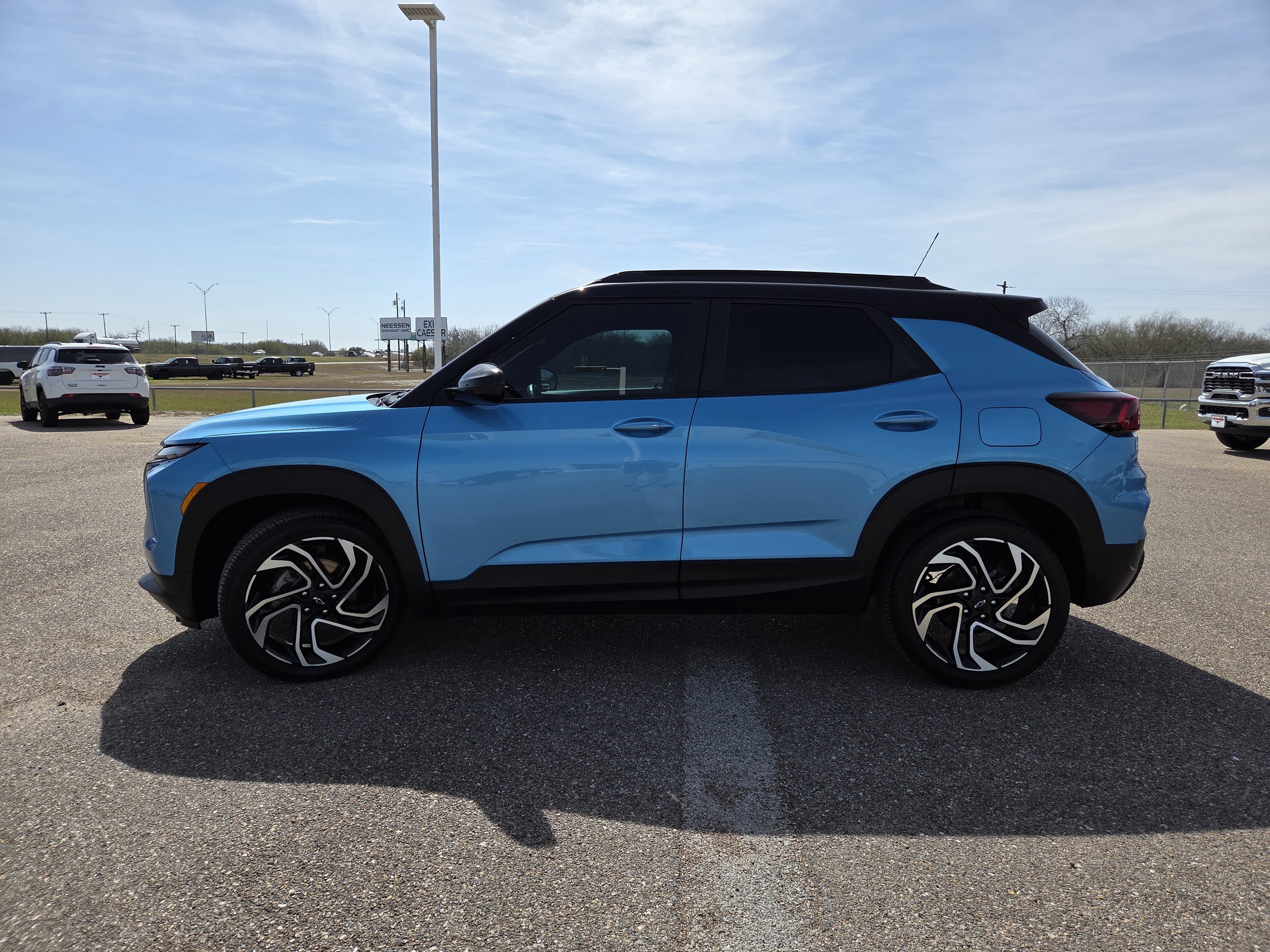 Used 2025 Chevrolet TrailBlazer RS w/ Convenience Package image 4