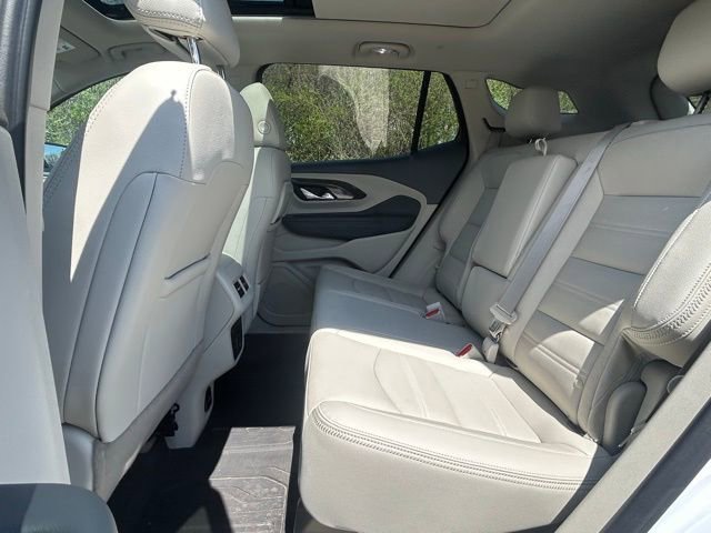 Used 2023 GMC Terrain Denali w/ Denali Premium Package AWD/4WD image 10