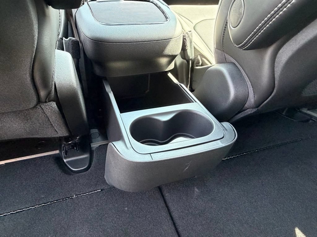 New 2026 Chrysler Pacifica Limited w/ S Appearance Package FWD image 29