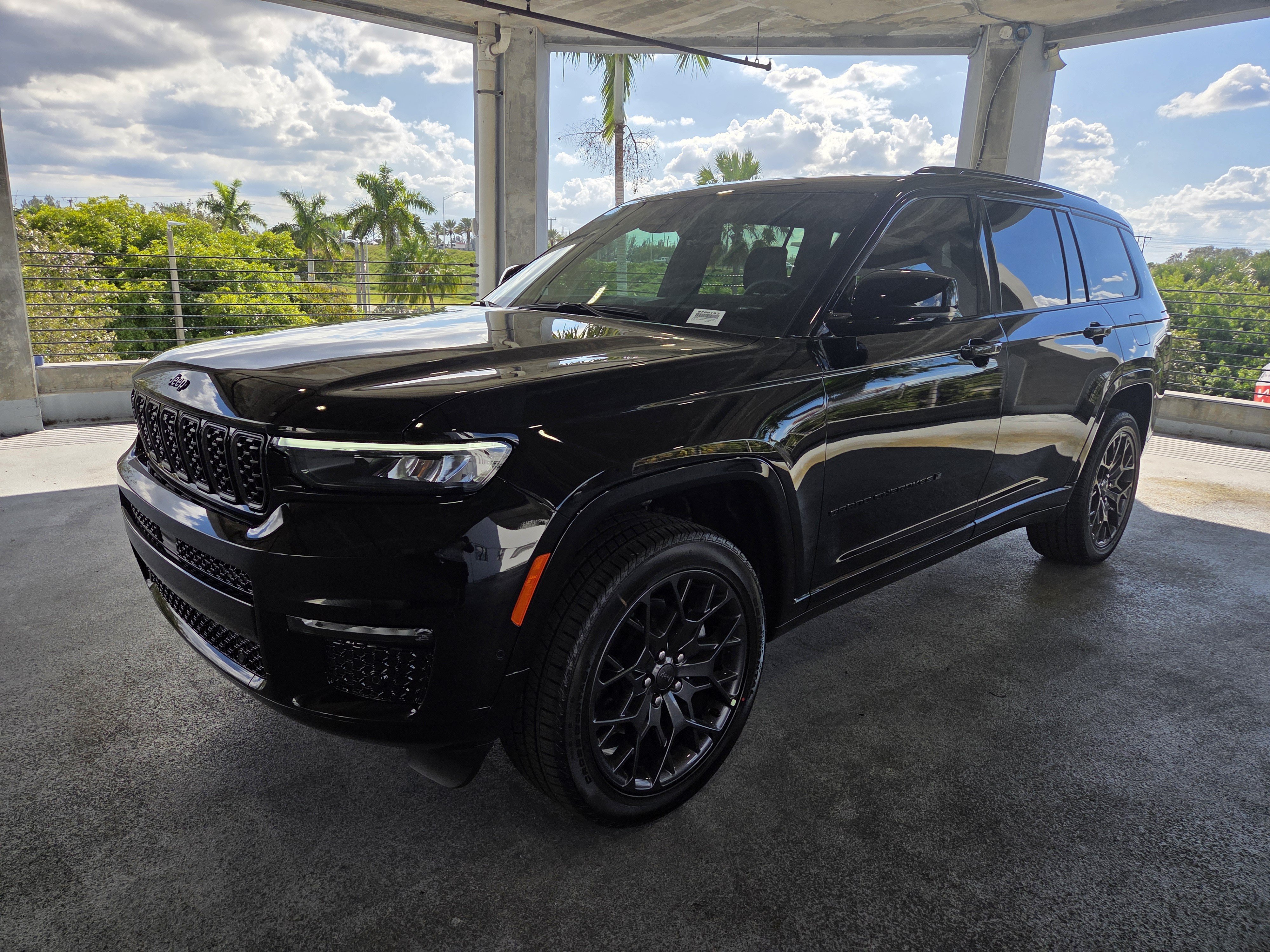 New 2025 Jeep Grand Cherokee L Summit AWD/4WD image 9