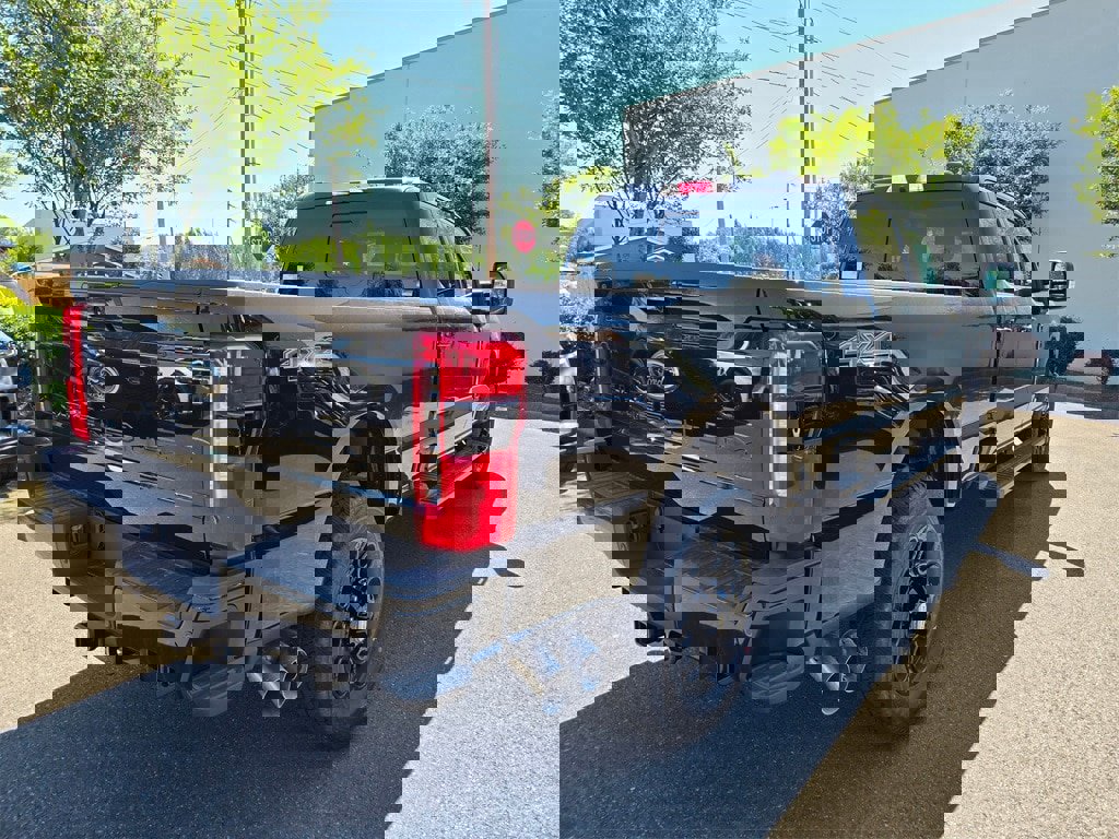 New 2025 Ford F350 XLT w/ Black Appearance Package image 5