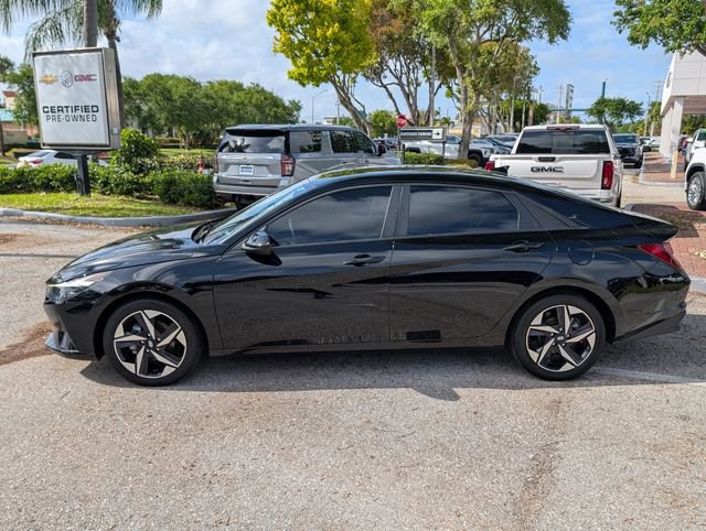 Used 2023 Hyundai Elantra SEL w/ Convenience Package image 4