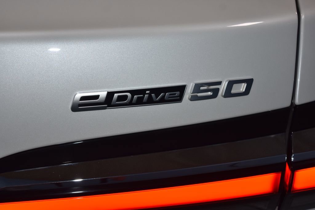 Used 2024 BMW i7 eDrive50 image 26