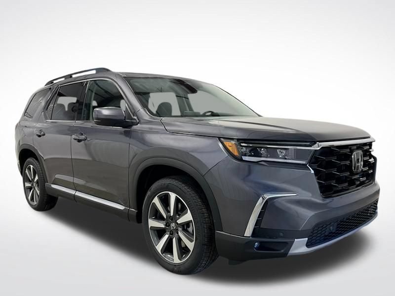 Used 2024 Honda Pilot Touring image 12