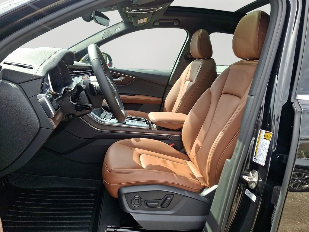 Used 2025 Audi Q7 3.0T Premium Plus image 15