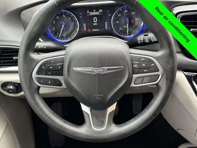 Used 2020 Chrysler Pacifica Touring image 29