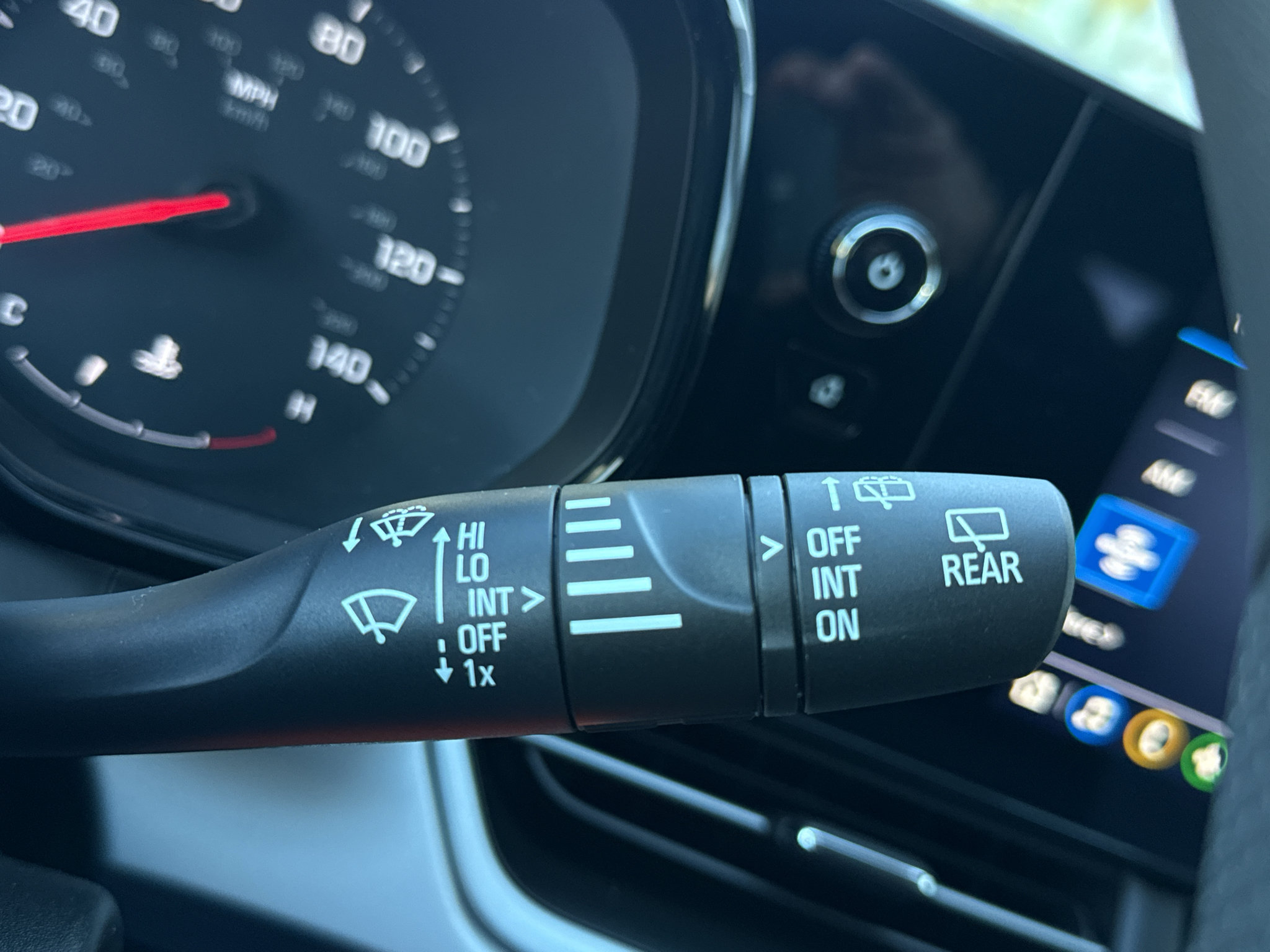 Used 2024 Chevrolet Trax LS w/ LS Convenience Package FWD image 18