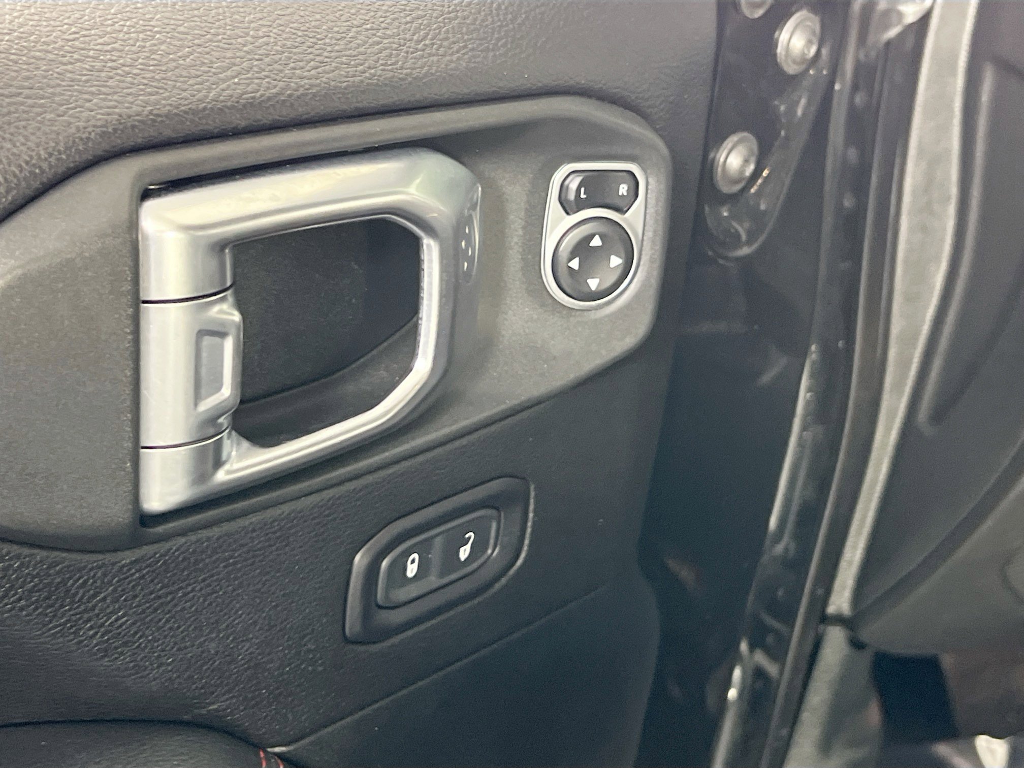 Used 2020 Jeep Gladiator Rubicon image 18