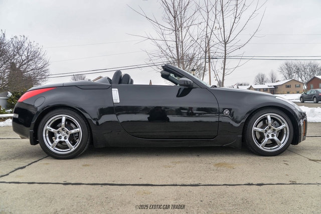 Used 2007 Nissan 350Z Touring RWD image 9