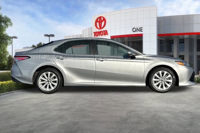 Certified 2018 Toyota Camry LE image 3