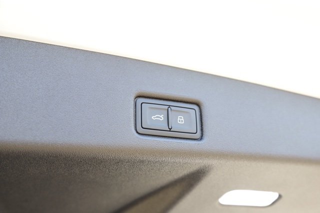 New 2025 Audi Q5 Premium Plus image 8