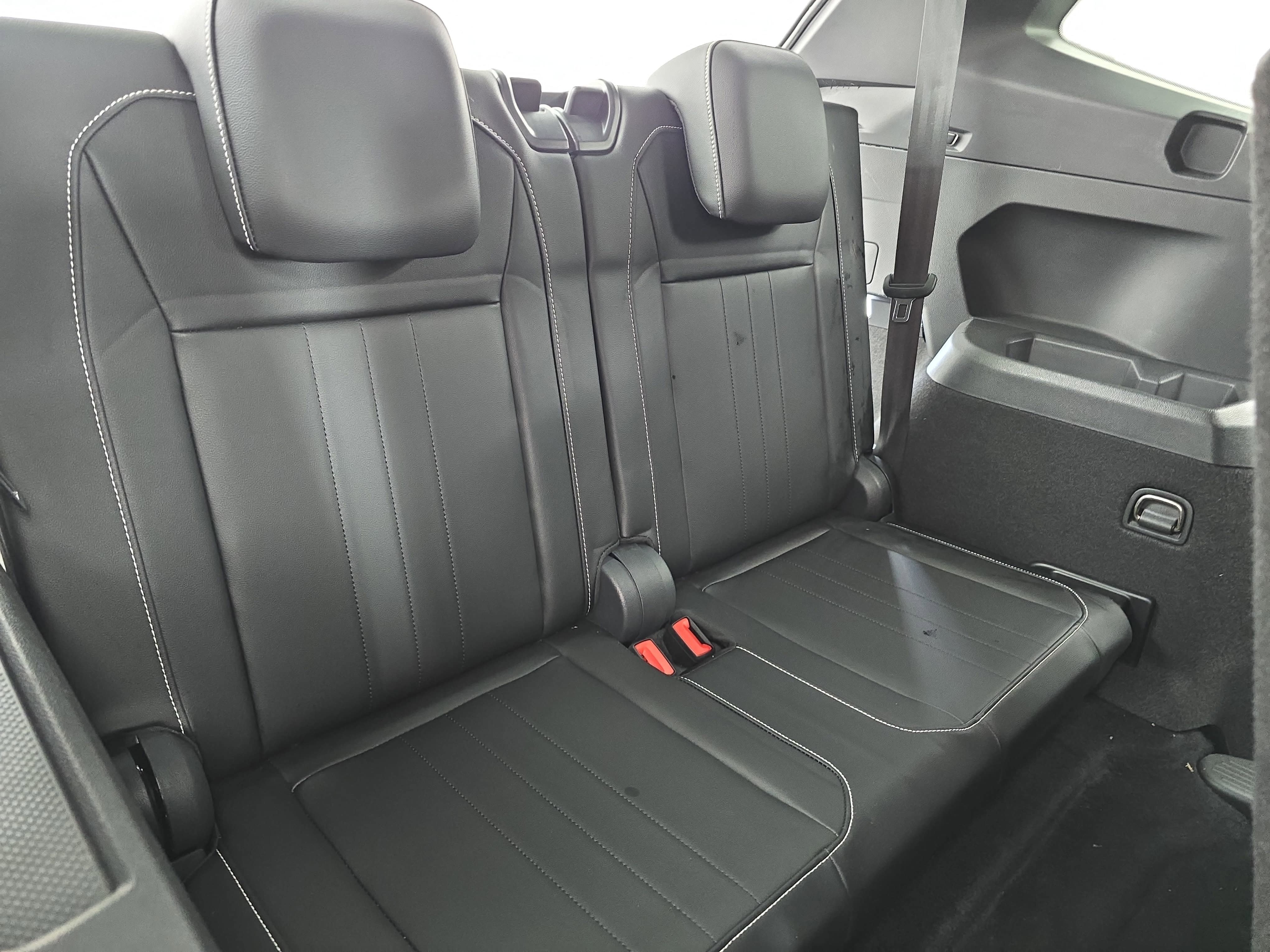 Used 2023 Volkswagen Tiguan SE R-Line FWD image 12