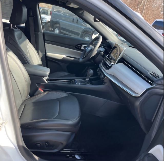 Used 2024 Jeep Compass Limited w/ Elite Group image 16