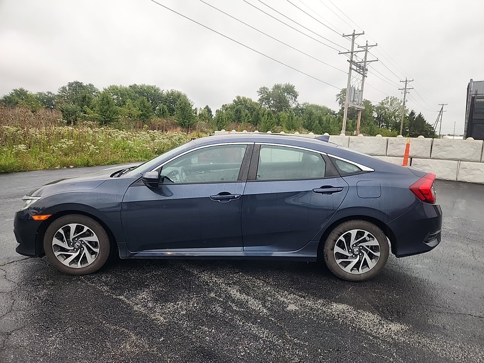 Used 2017 Honda Civic EX image 3