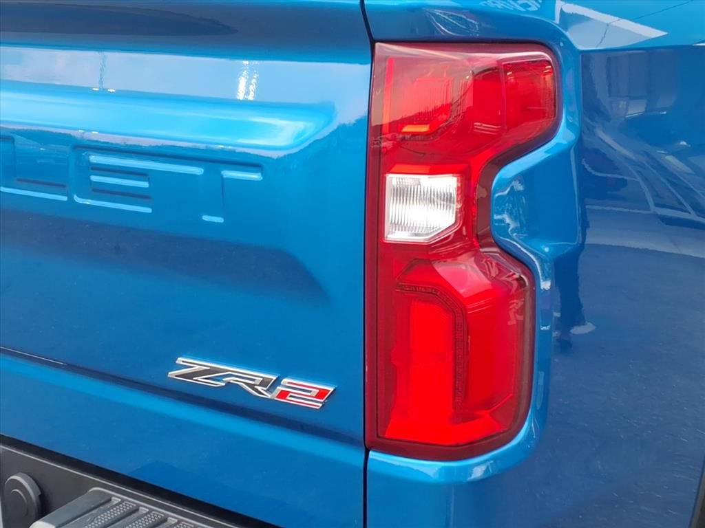 Used 2022 Chevrolet Silverado 1500 ZR2 image 9
