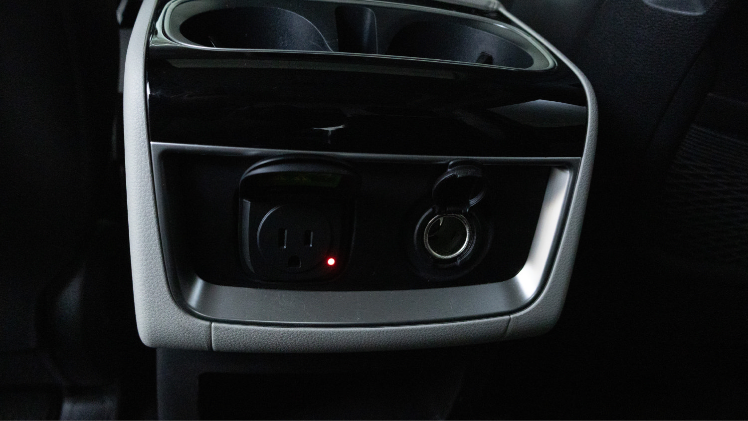 Used 2024 Kia Carnival SX Prestige FWD image 28