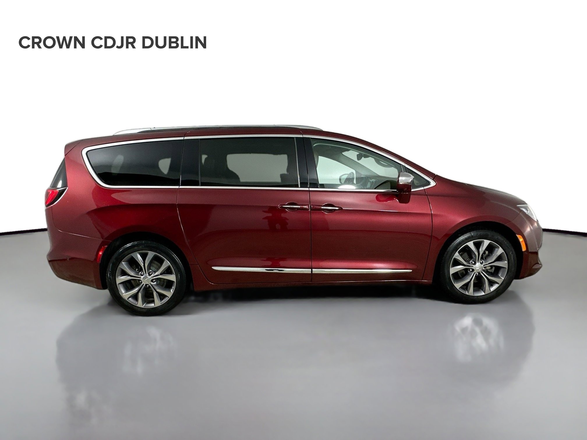 Used 2017 Chrysler Pacifica Limited FWD image 4