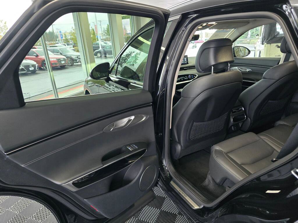 Used 2025 Genesis GV70 2.5T image 37