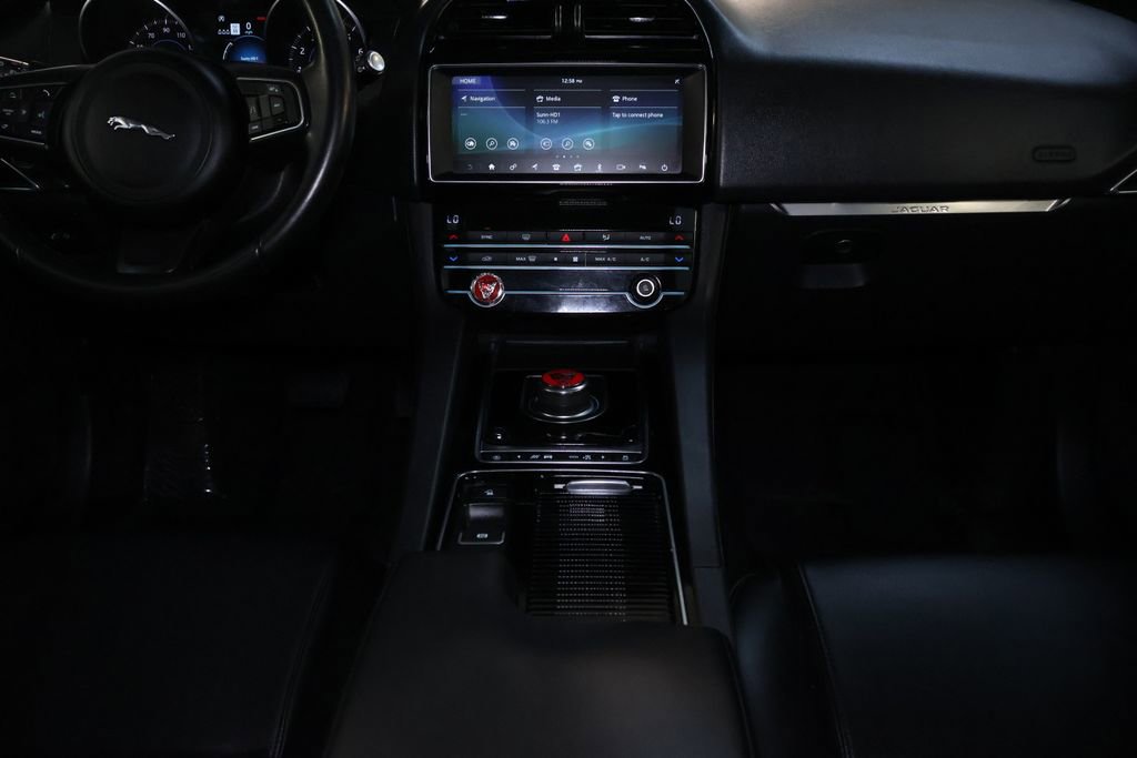 Used 2020 Jaguar F-PACE Premium AWD/4WD image 21