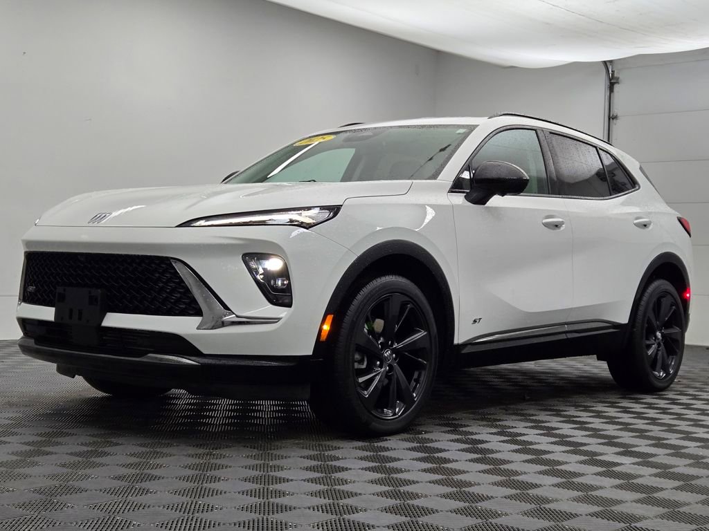 Used 2025 Buick Envision Sport Touring image 16