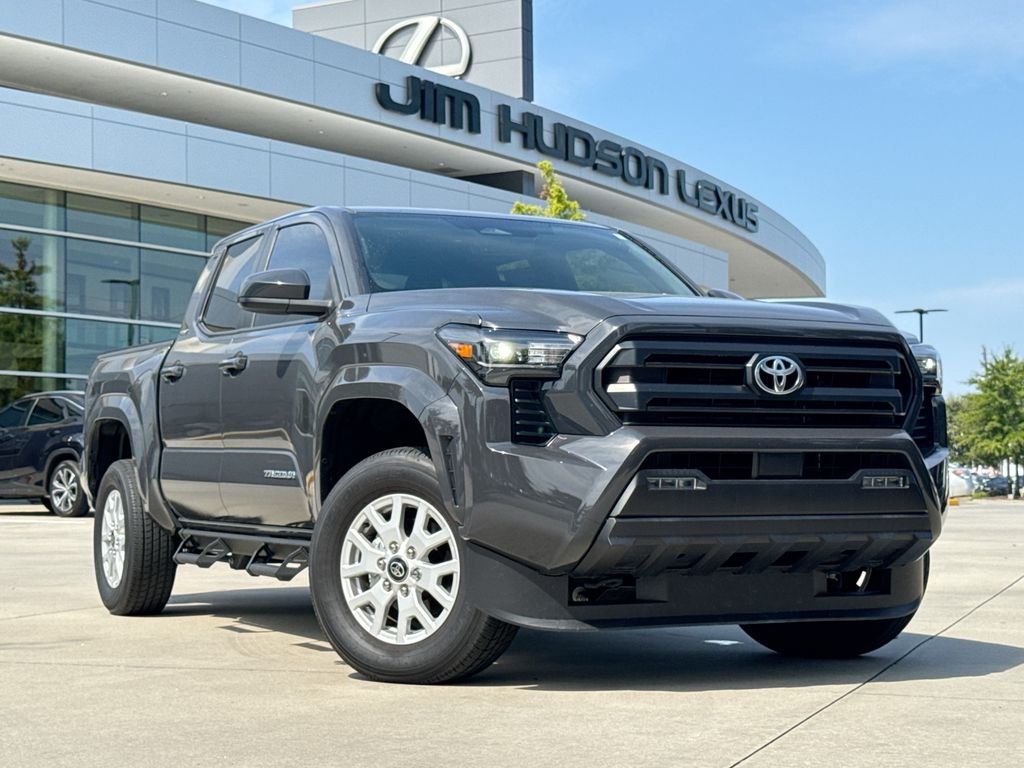 Used 2025 Toyota Tacoma SR5 AWD/4WD image 2
